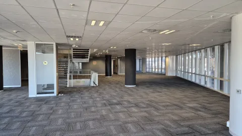 102 Rivonia Road, Sandton has a 899m² Office Space Available To Let (11)